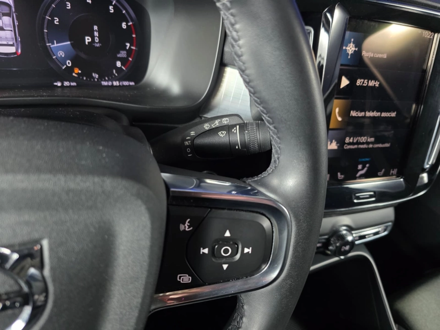 VOLVO XC 40 1.5 T3 163CP AT MOMENTUM PRO 2021