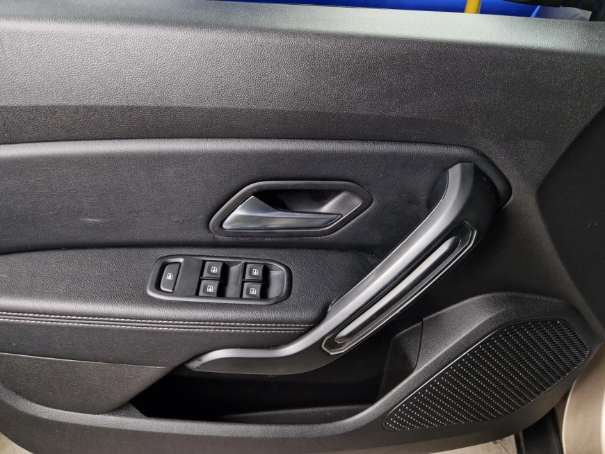 DACIA DUSTER PRESTIGE 4X4 1.6i 115CP 2019