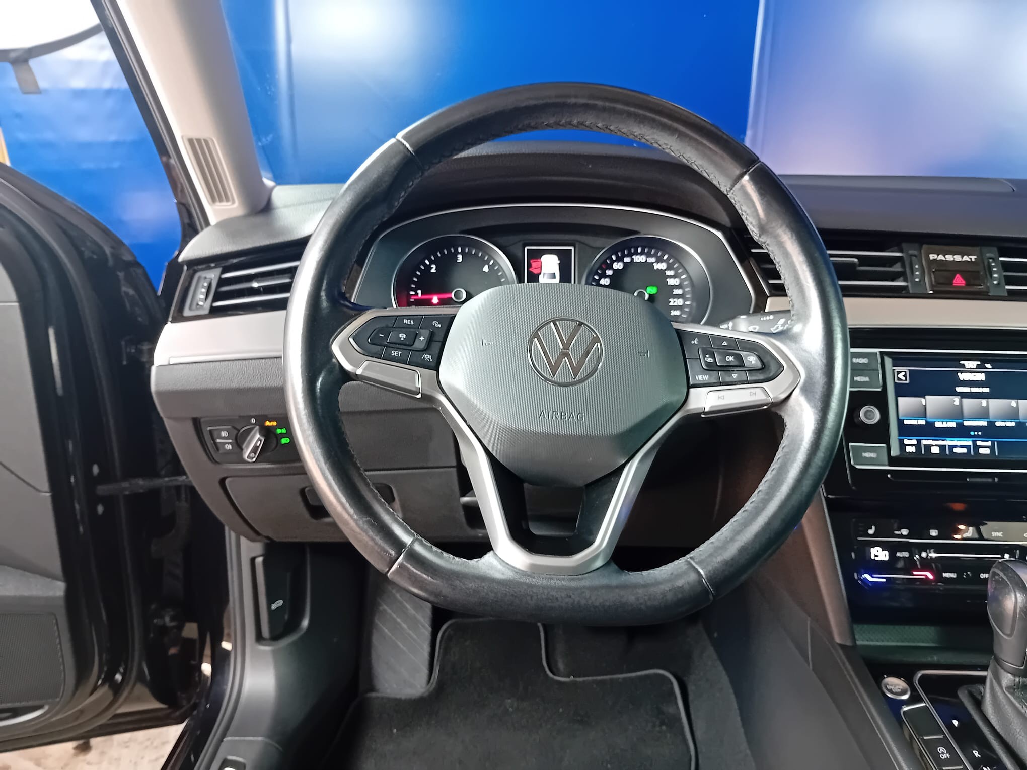 VOLKSWAGEN Passat 2020 — imagine 13