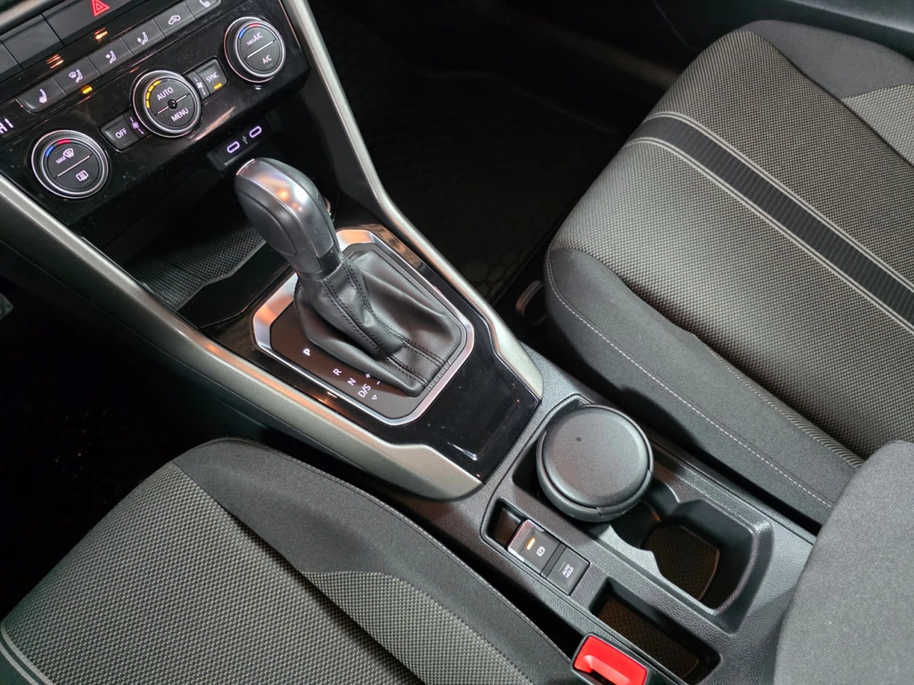 VOLKSWAGEN T ROC 1.5TSI 150CP DSG DESIGN 2021