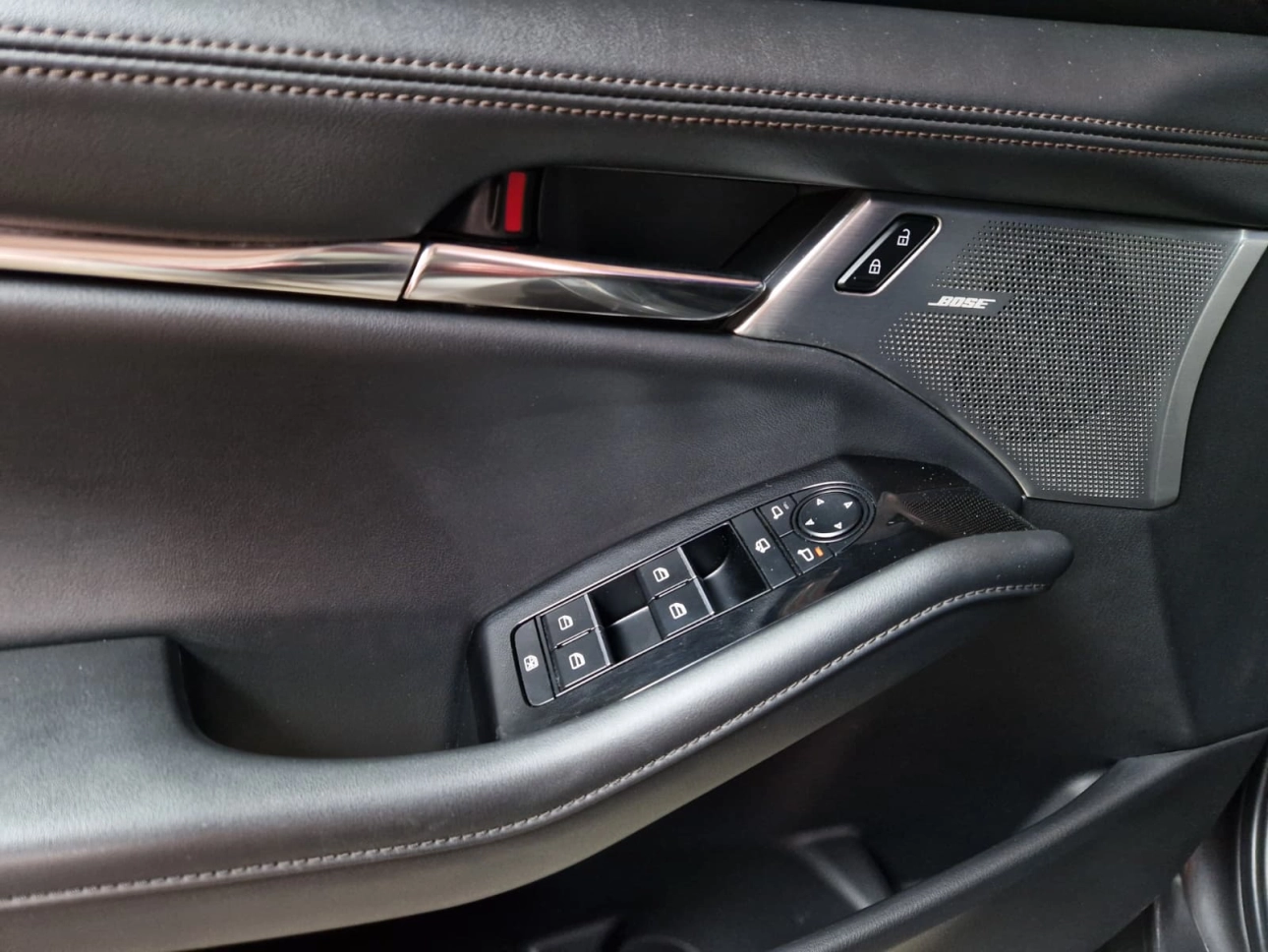 MAZDA 3 SKYACTIV X HYBRID 2.0i 186CP 2021