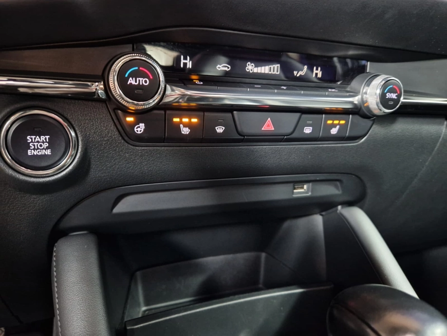 MAZDA 3 SKYACTIV X HYBRID 2.0i 186CP 2021