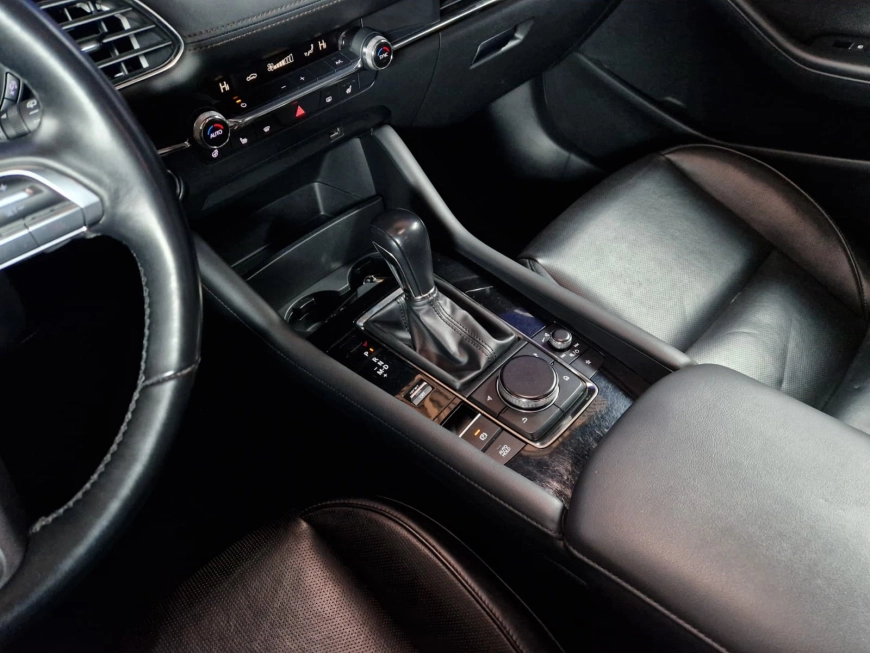 MAZDA 3 SKYACTIV X HYBRID 2.0i 186CP 2021