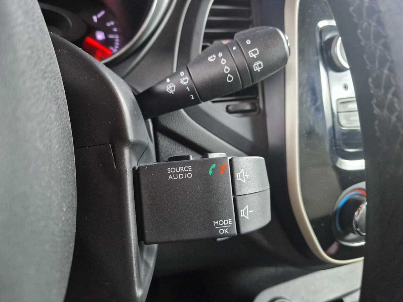 RENAULT CAPTUR 1.5 BLUE DCI 90CP MT5 ZEN 2019