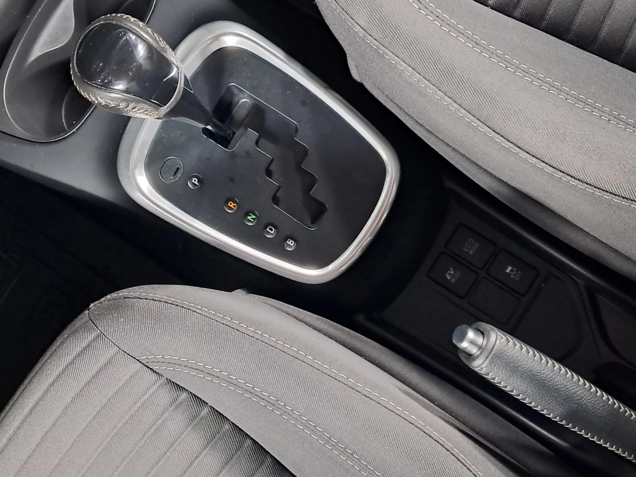 TOYOTA YARIS HYBRID 1.5i 74CP 2018