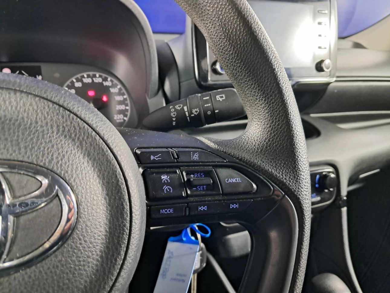 TOYOTA YARIS 1.5 HYBRID E-CVT 92CP 2022