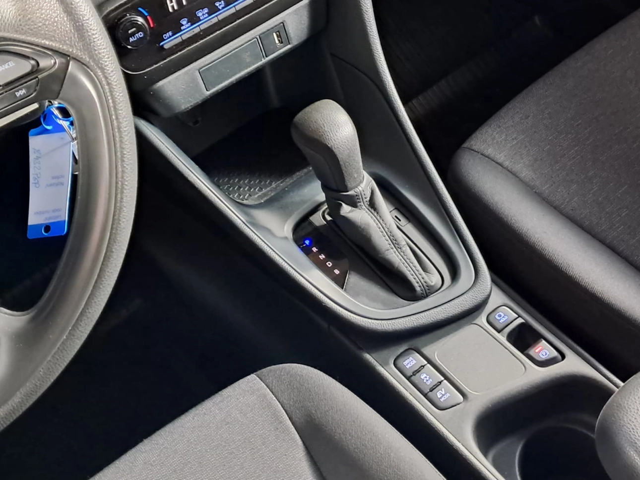 TOYOTA YARIS 1.5 HYBRID E-CVT 92CP 2022