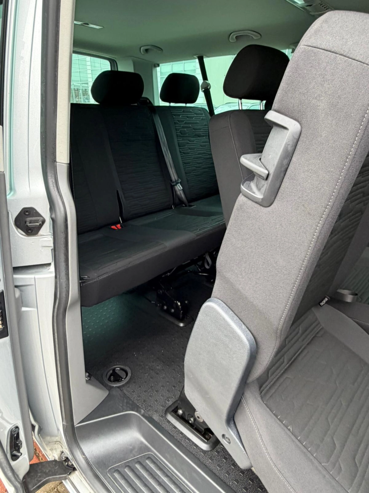 Volkswagen CARAVELLE Van 2021