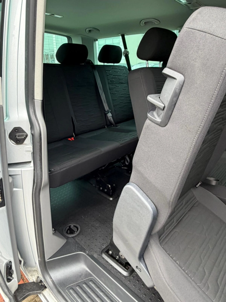 Volkswagen CARAVELLE Van 2021