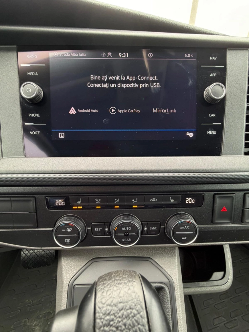 Volkswagen CARAVELLE Van 2021