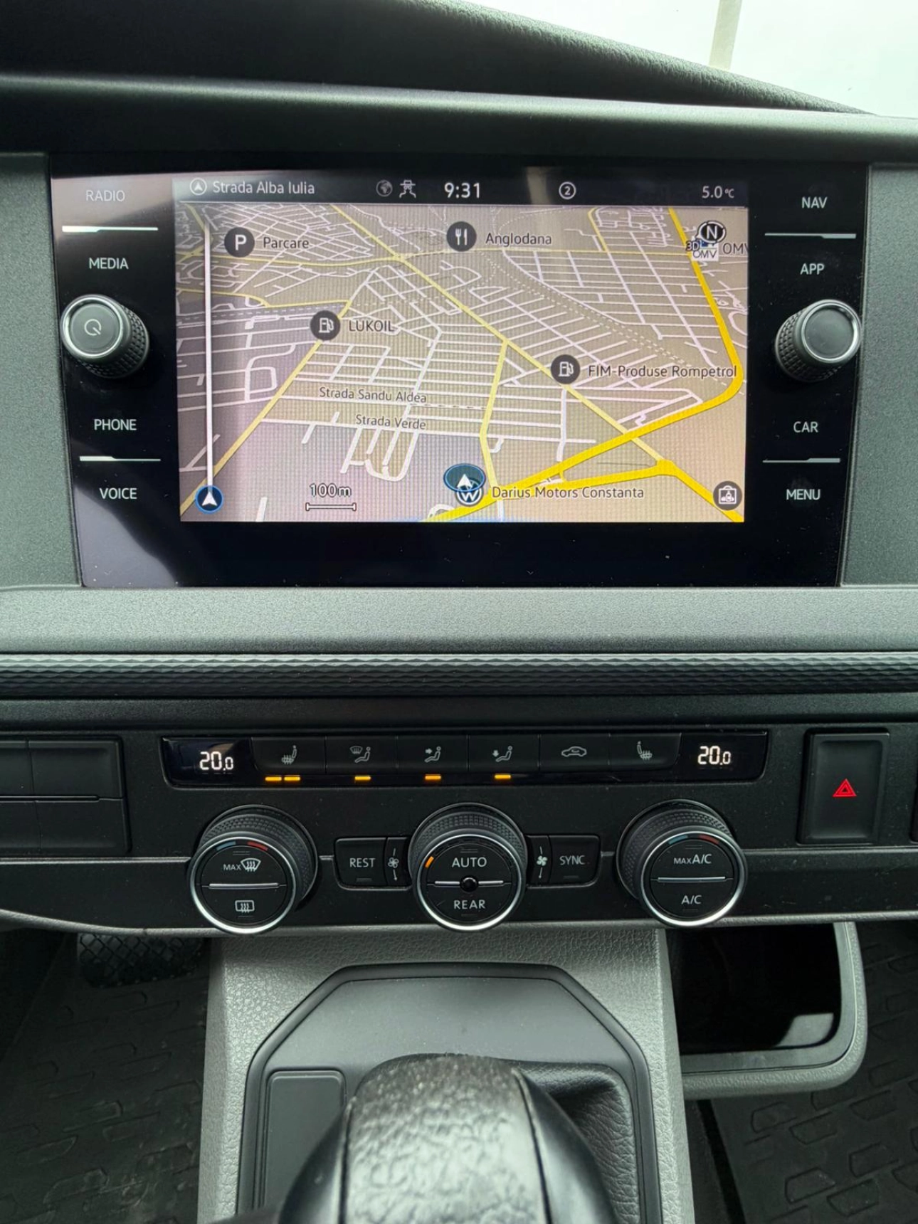 Volkswagen CARAVELLE Van 2021