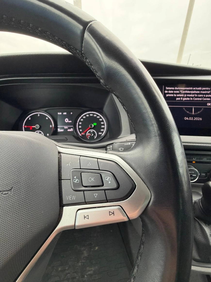 Volkswagen CARAVELLE Van 2021