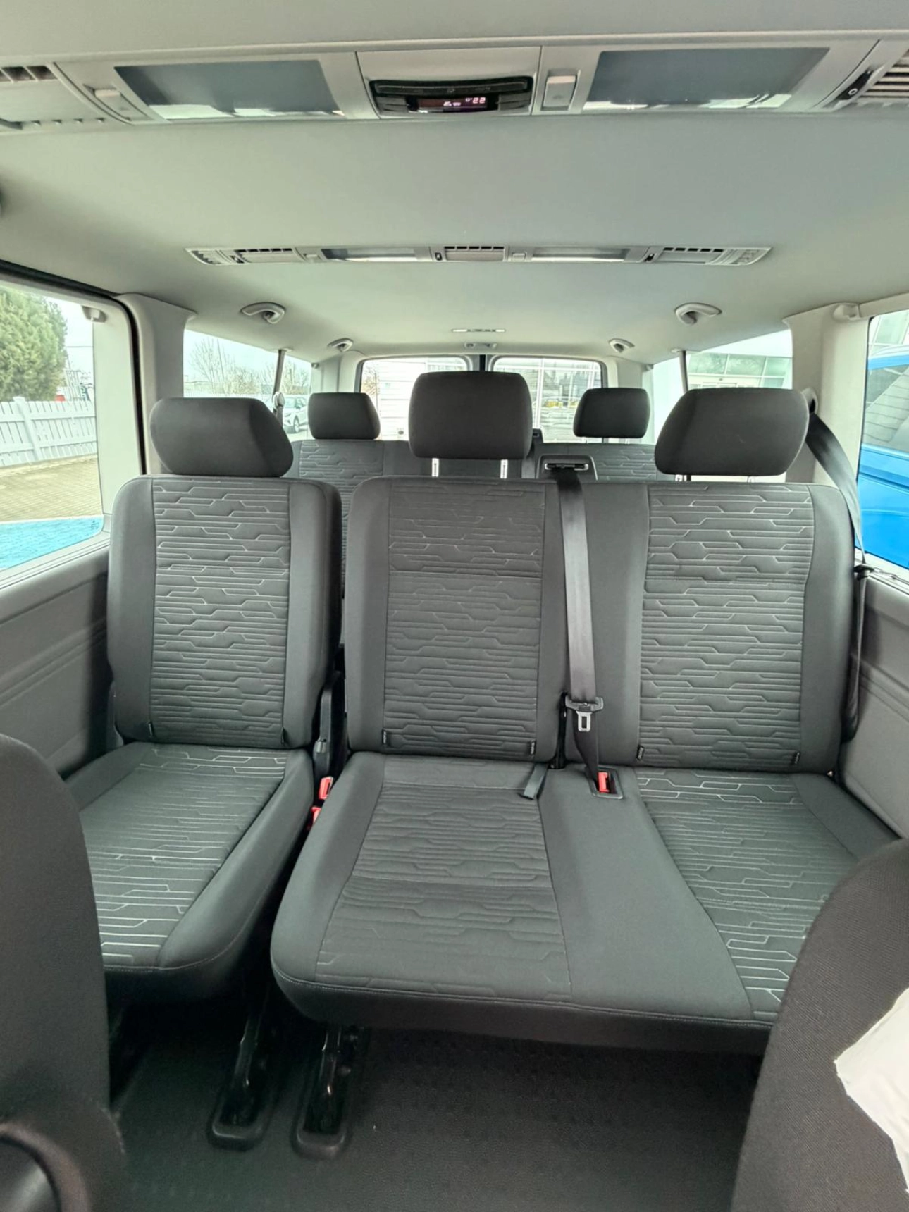 Volkswagen CARAVELLE Van 2021