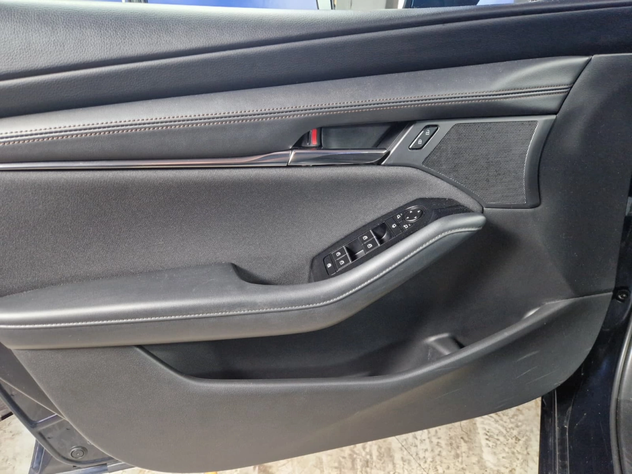 MAZDA 3 SEDAN E-SKYACTIVE G PLUS HYBRID 6AT