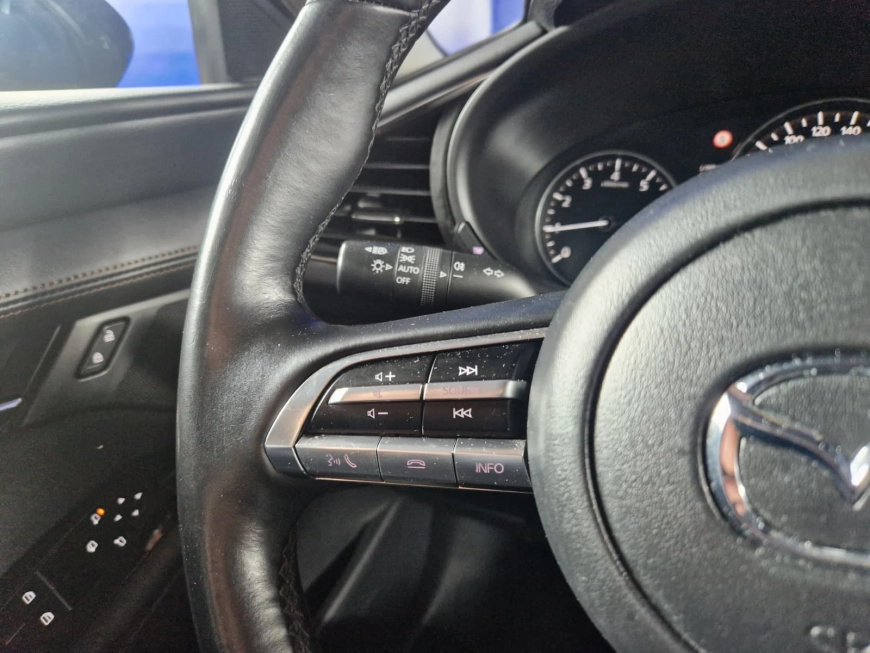 MAZDA 3 SEDAN E-SKYACTIVE G PLUS HYBRID 6AT