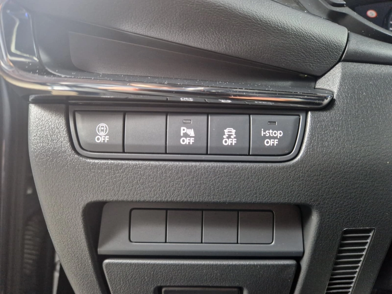 MAZDA 3 SEDAN E-SKYACTIVE G PLUS HYBRID 6AT