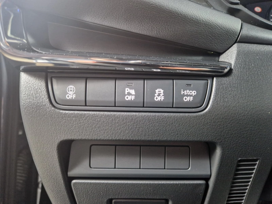 MAZDA 3 SEDAN E-SKYACTIVE G PLUS HYBRID 6AT