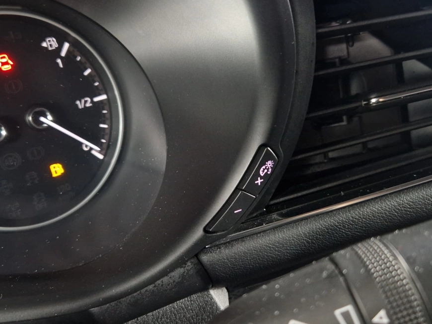 MAZDA 3 SEDAN E-SKYACTIVE G PLUS HYBRID 6AT