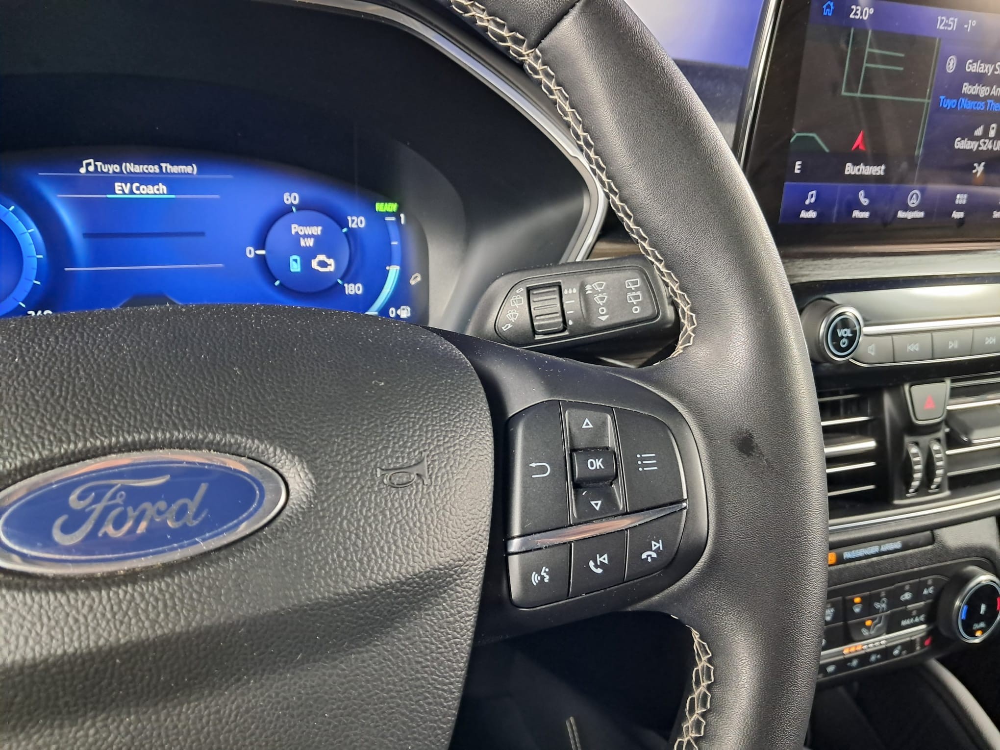 FORD Kuga 2022 — imagine 15