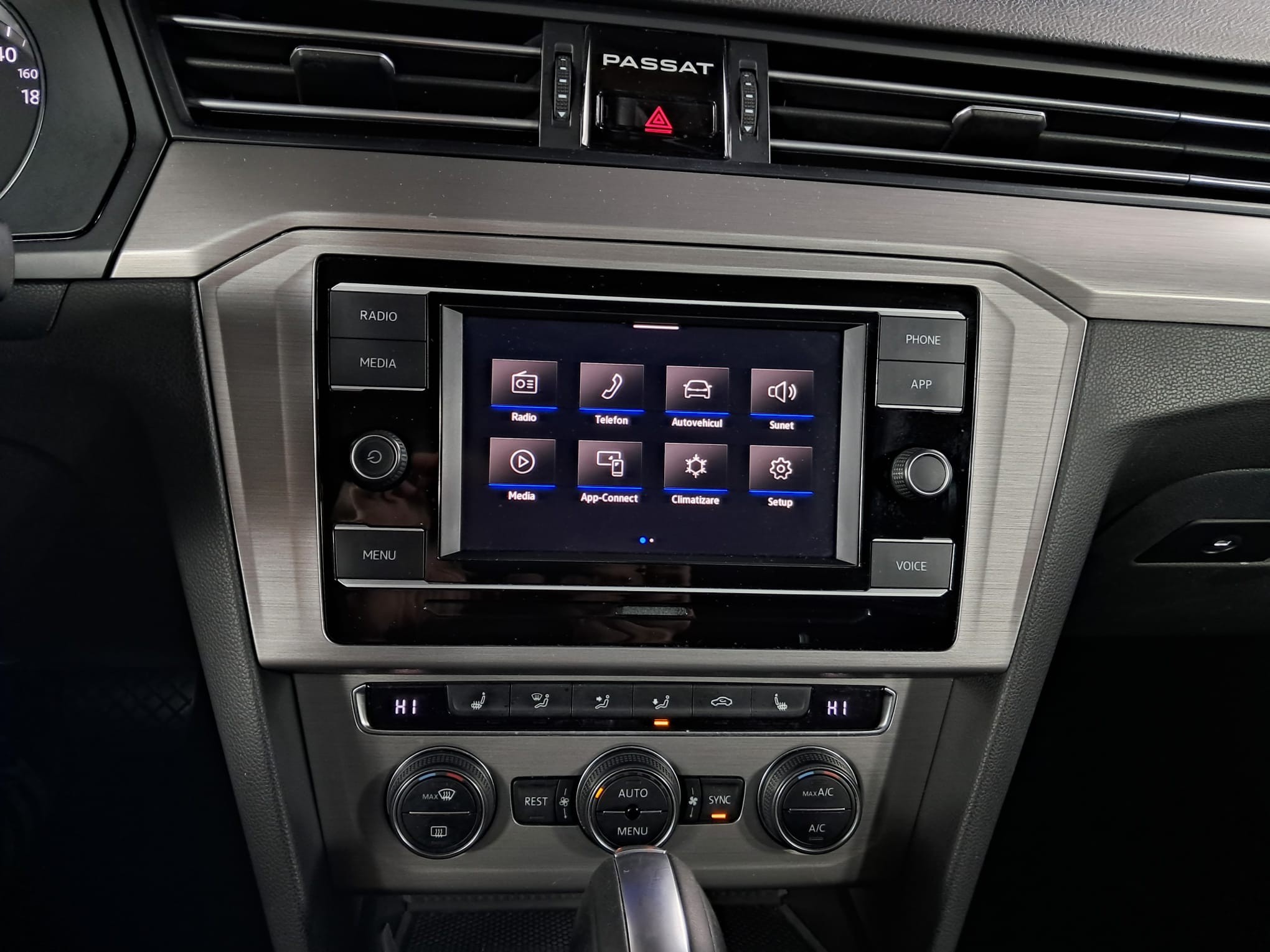 VOLKSWAGEN Passat 2020 — imagine 18