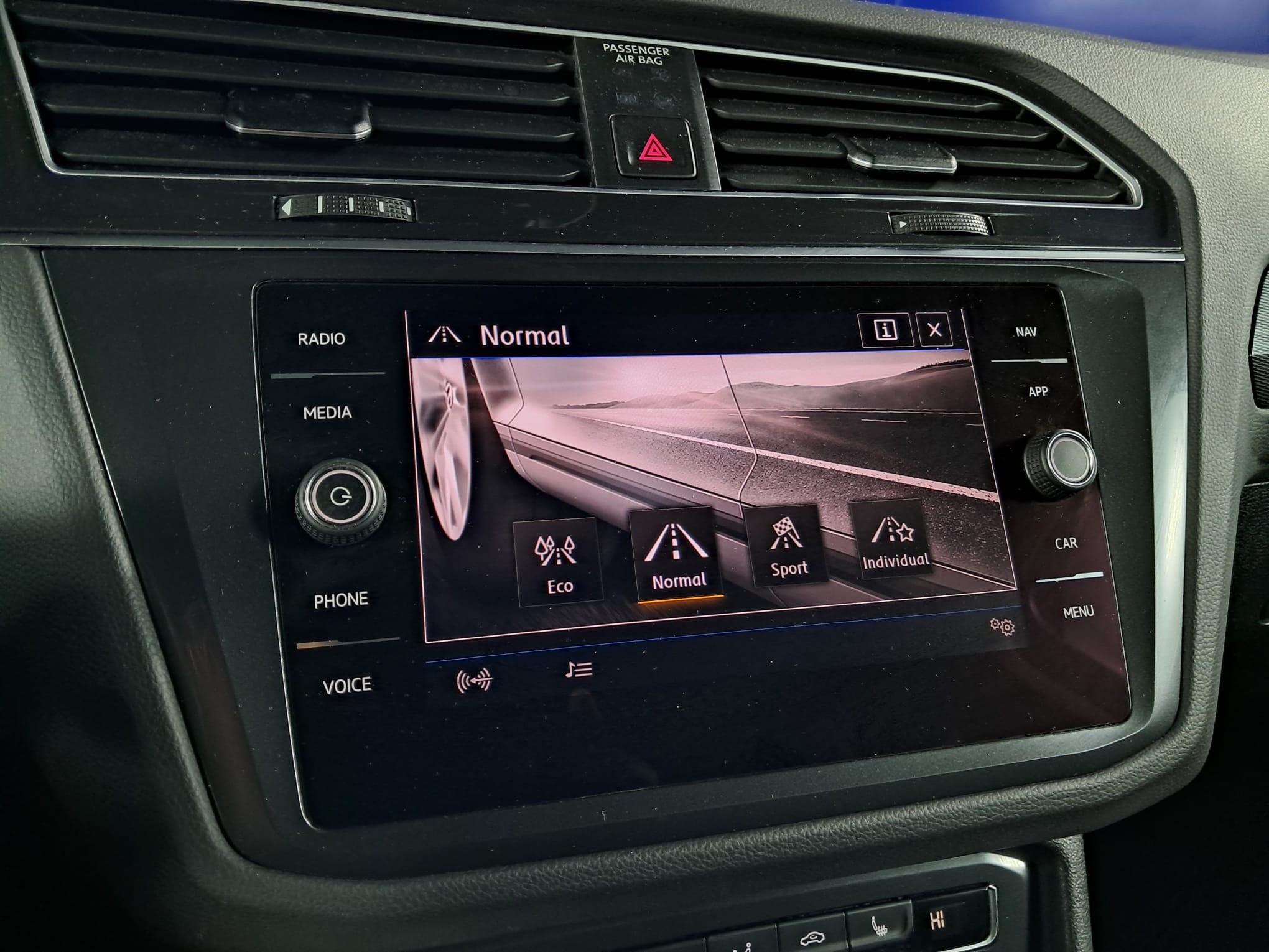 VOLKSWAGEN Tiguan 2021 — imagine 19