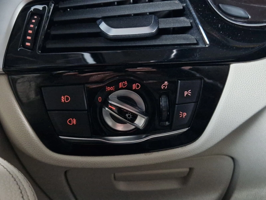 BMW SERIA 5 530d xDrive 265cp 2019