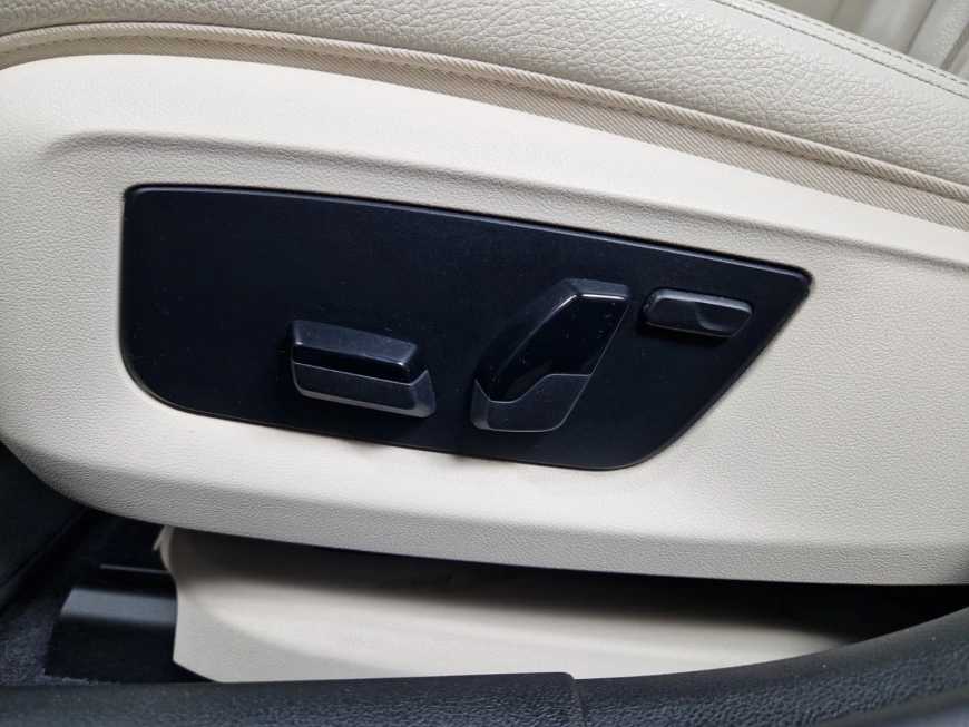 BMW SERIA 5 530d xDrive 265cp 2019