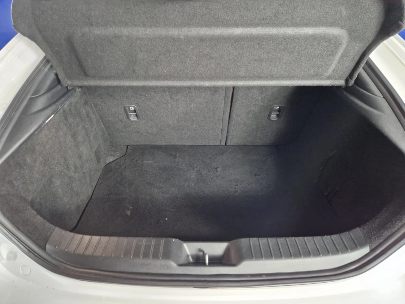 MAZDA 3 SKYACTIVE X ANIVERSARY 180cp 2020