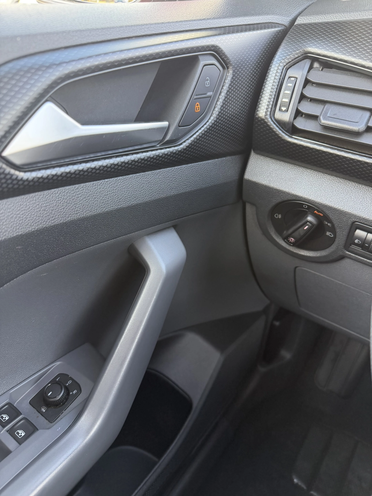 Volkswagen T-cross SUV 2020