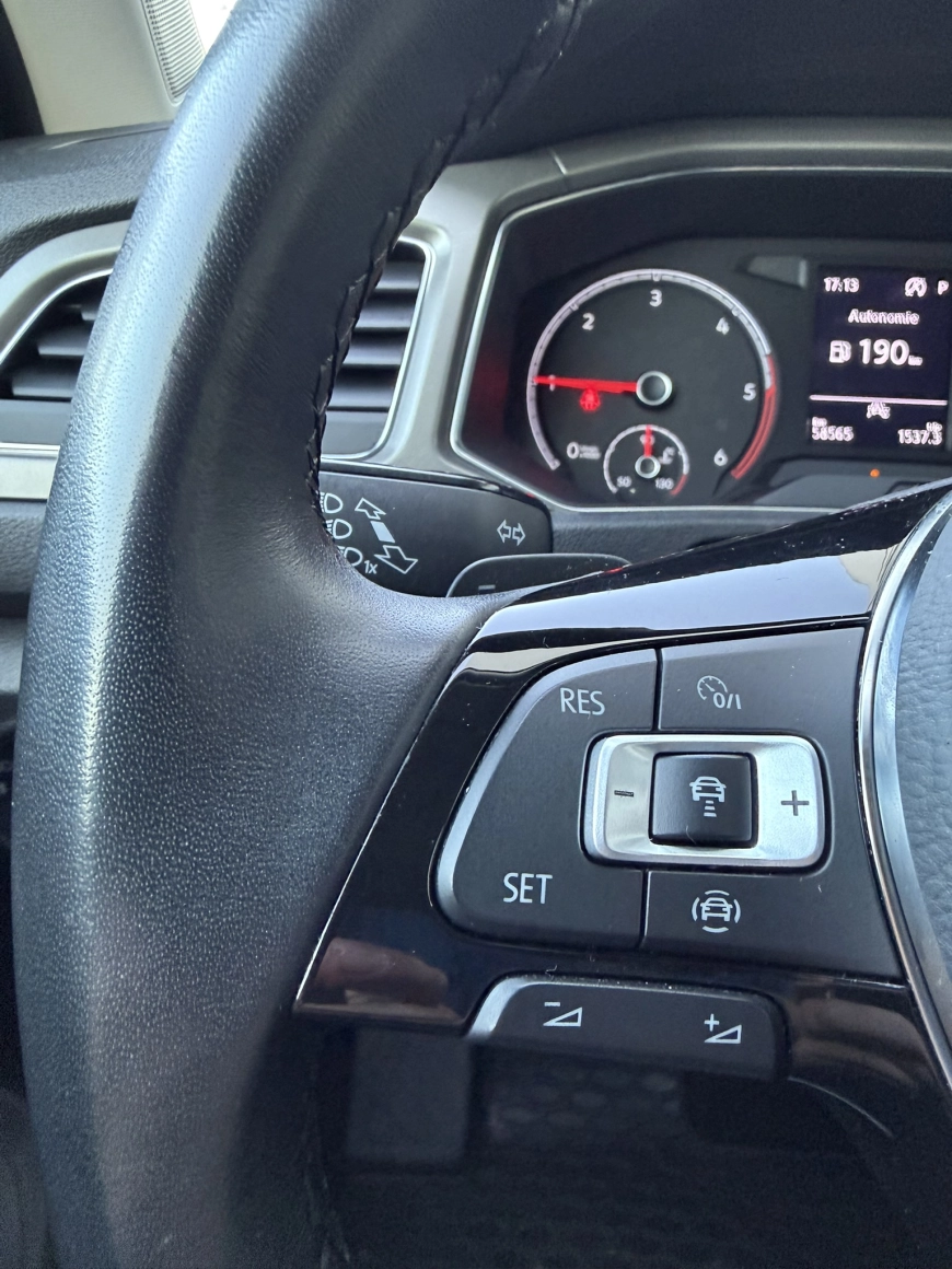 Volkswagen T-ROC Compact SUV 2021