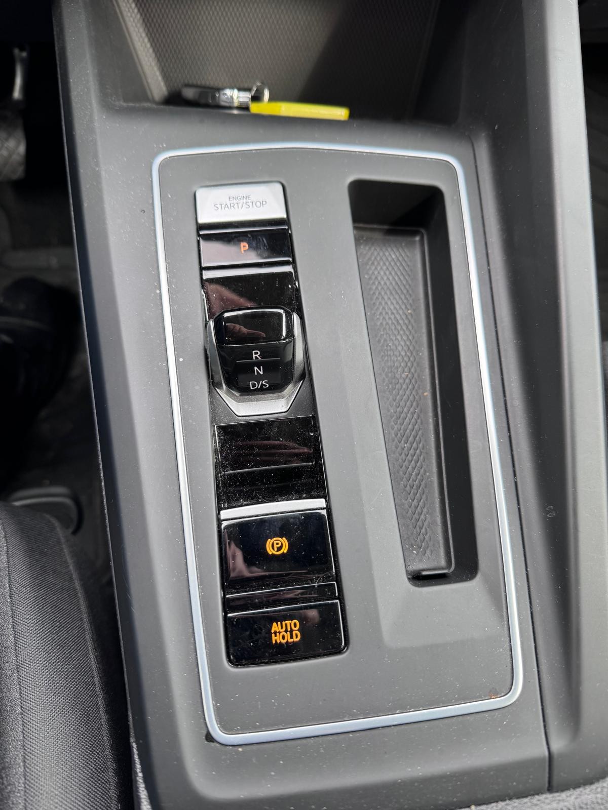 VOLKSWAGEN Golf 2025 — imagine 11