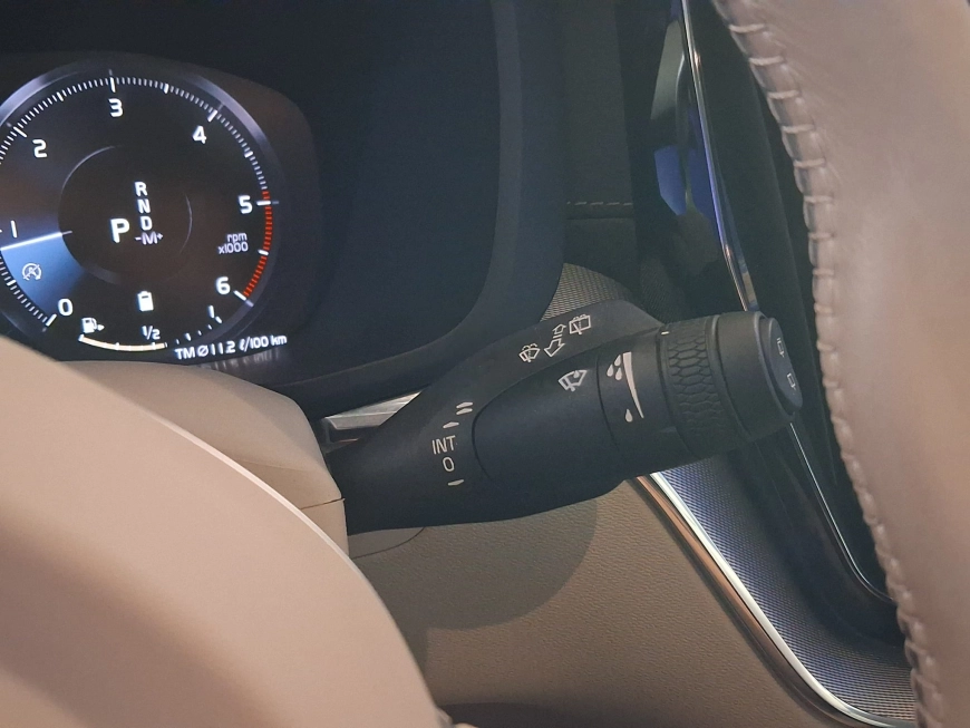 VOLVO XC60 INSCRIPTION 4WDB4D-HYBRID 197CP 2020