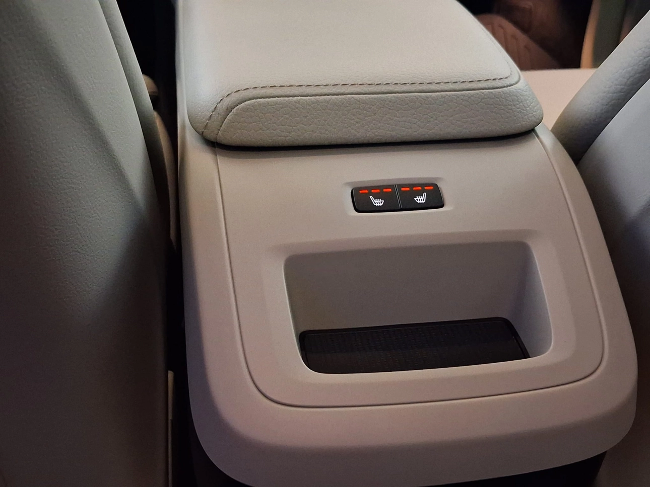 VOLVO XC60 INSCRIPTION 4WDB4D-HYBRID 197CP 2020