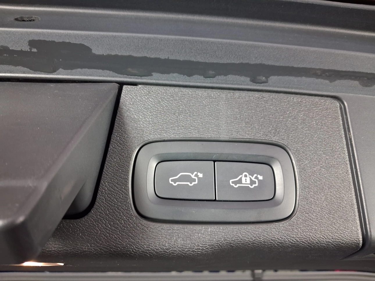 VOLVO XC60 INSCRIPTION 4WDB4D-HYBRID 197CP 2020