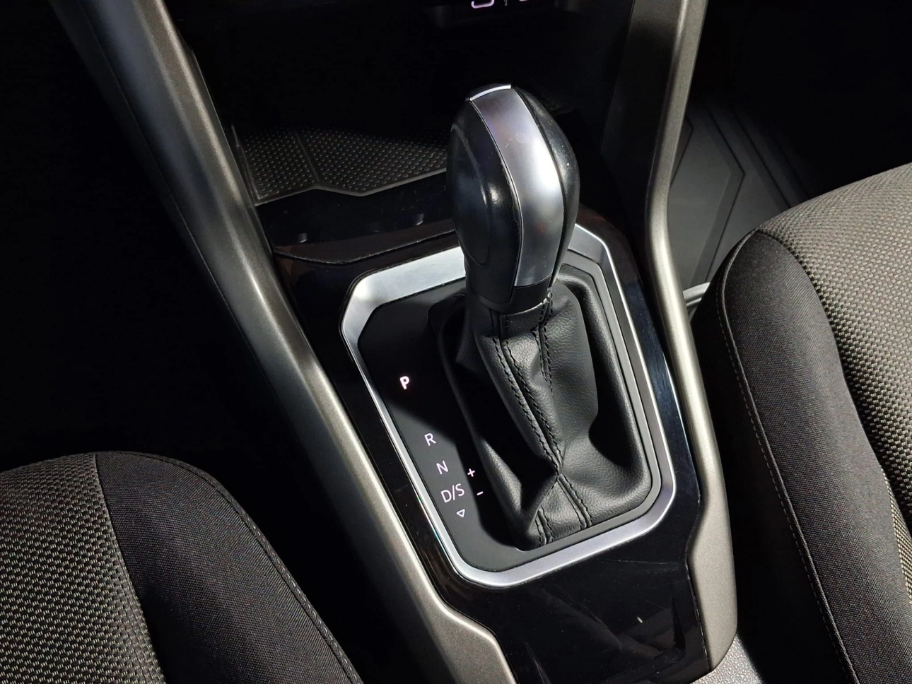 VOLKSWAGEN T ROC DESIGN 2.0TDI DSG 150CP 2022