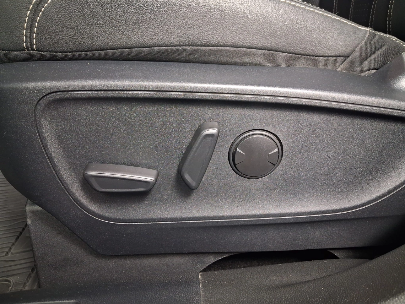 FORD KUGA VIGNALE A8 AWD 2.0ECOBULE 190CP 2021