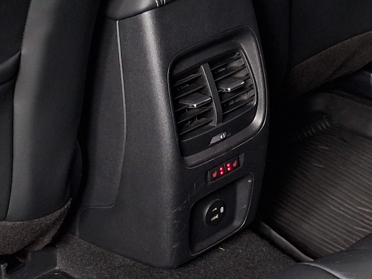 FORD KUGA VIGNALE A8 AWD 2.0ECOBULE 190CP 2021