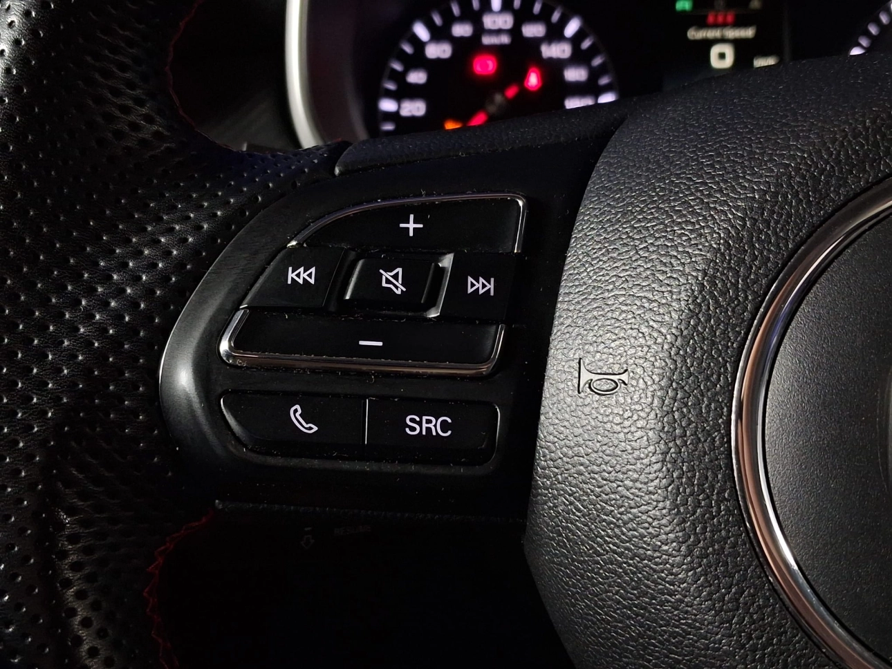 MG ZS ICE 1.5i 106CP 2023