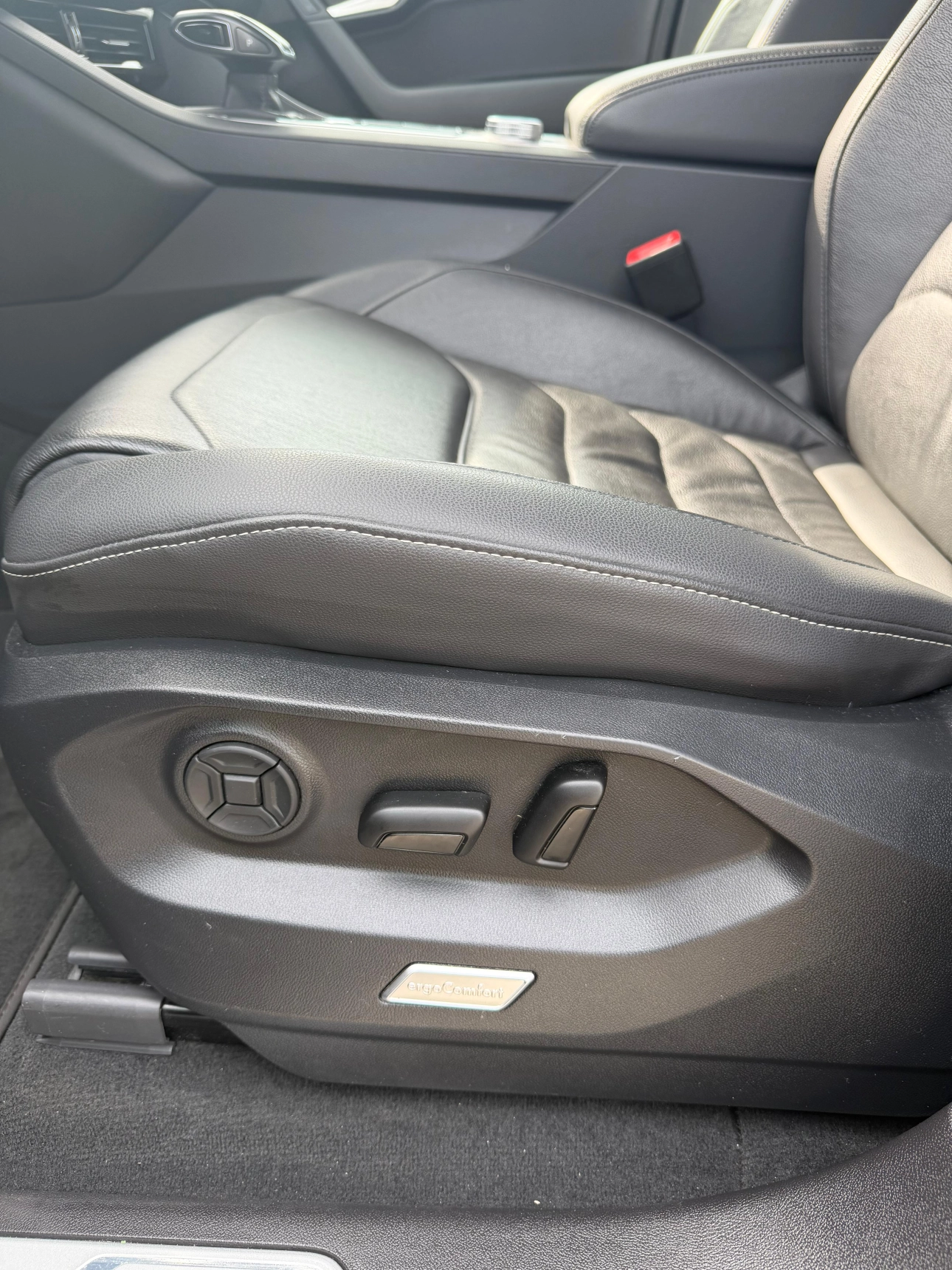 Volkswagen Touareg SUV 2023