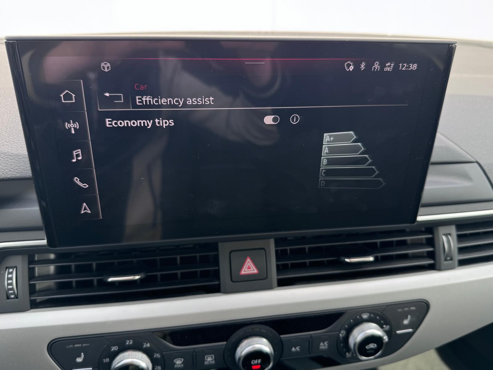 AUDI A4 2021 — imagine 13