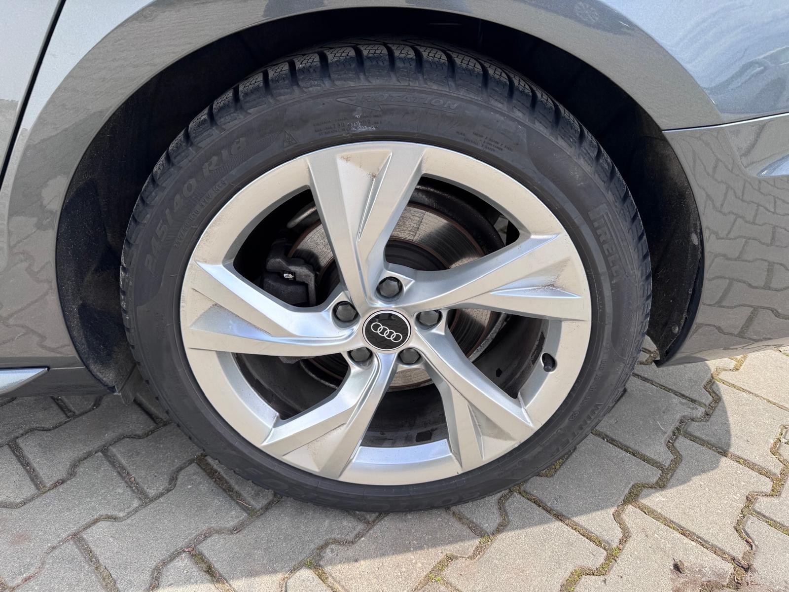 AUDI A4 2021 — imagine 18