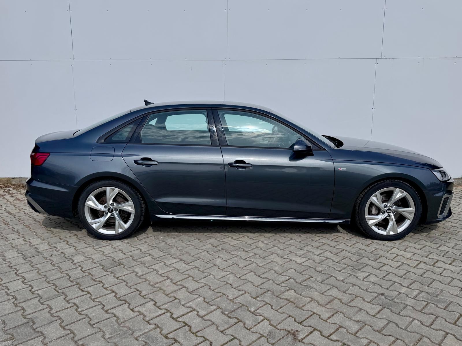 AUDI A4 2021 — imagine 7