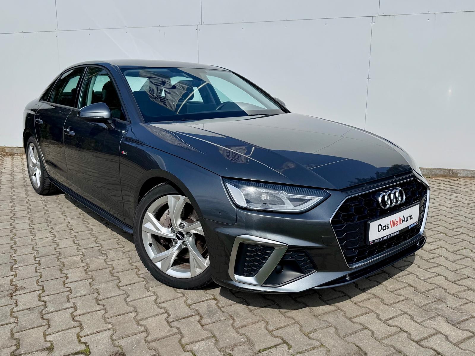 AUDI A4 2021 — imagine 8