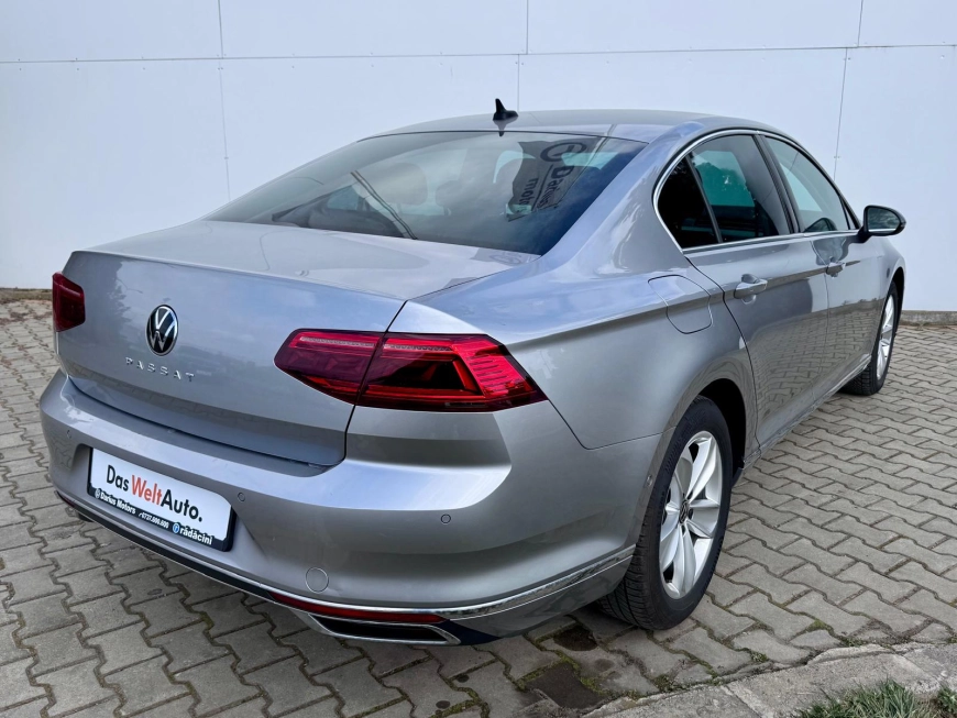Volkswagen Passat Highline Sedan 2021
