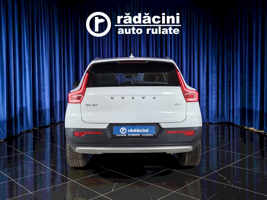 VOLVO XC 40 MOMENTUM HYBRID B4 MHEV  2.0TI  197CP 2021