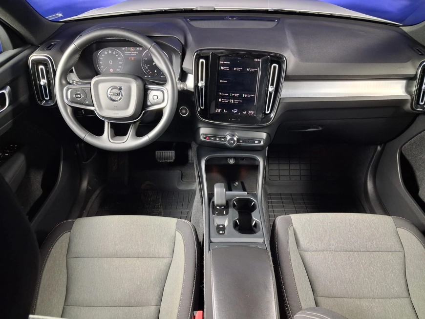 VOLVO XC 40 MOMENTUM HYBRID B4 MHEV  2.0TI  197CP 2021