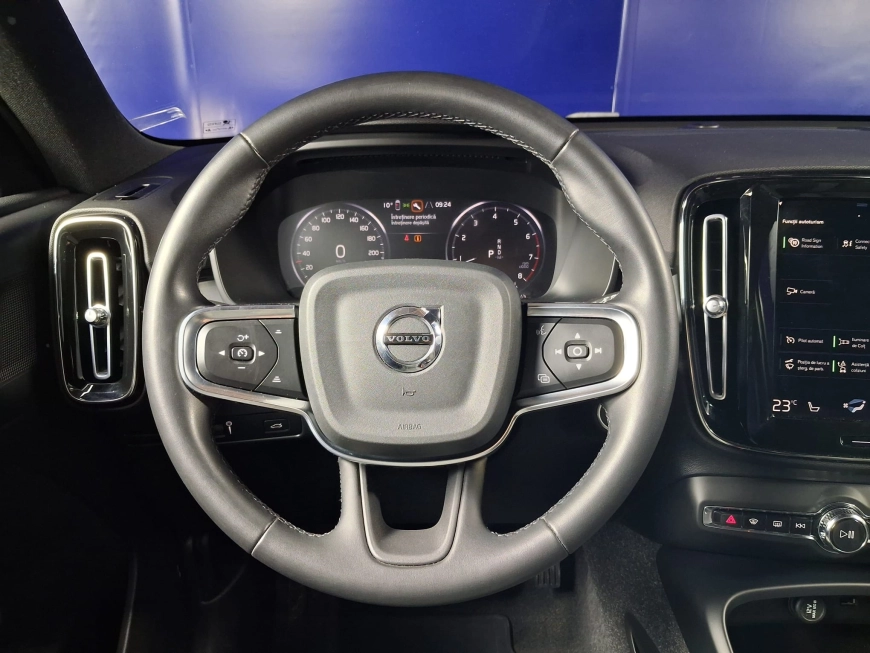 VOLVO XC 40 MOMENTUM HYBRID B4 MHEV  2.0TI  197CP 2021