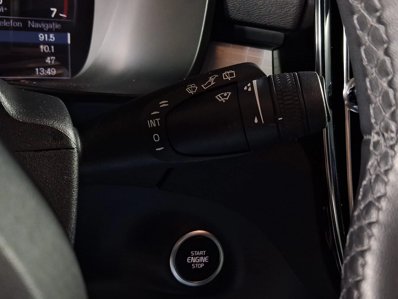 VOLVO XC 40 MOMENTUM HYBRID B4 MHEV  2.0TI  197CP 2021