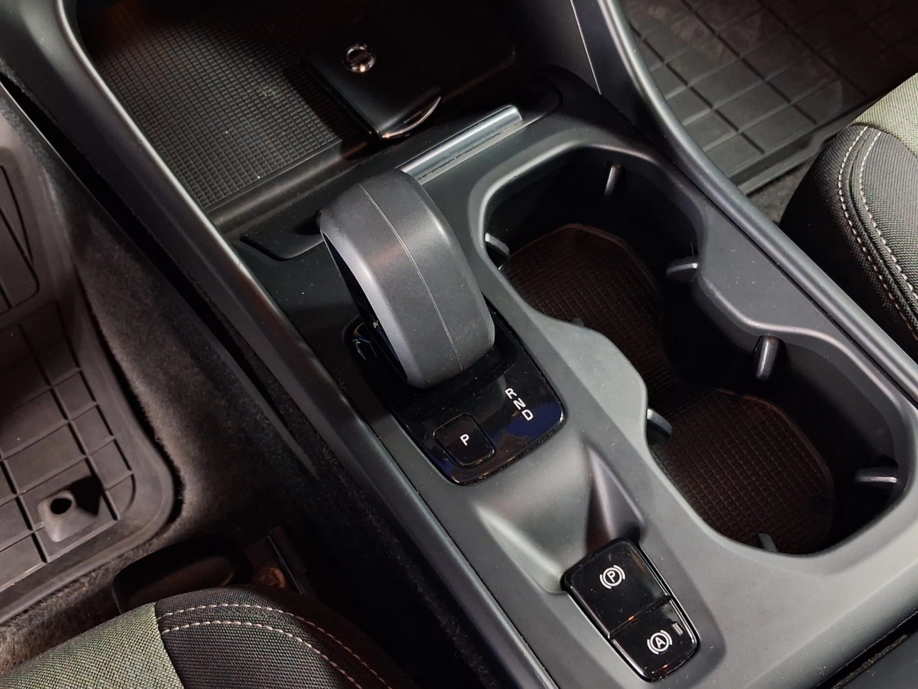 VOLVO XC 40 MOMENTUM HYBRID B4 MHEV  2.0TI  197CP 2021