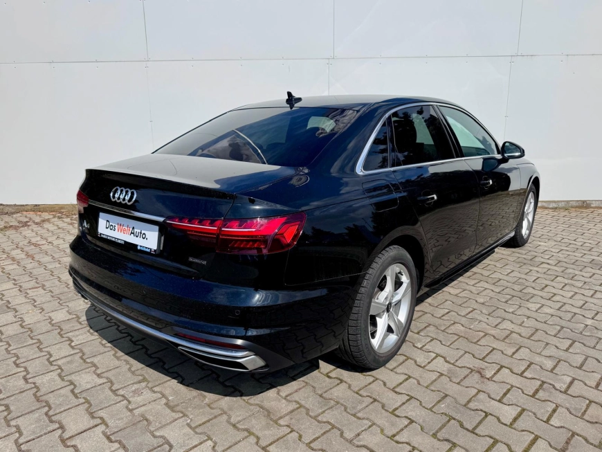 Audi A4 Sedan 2021